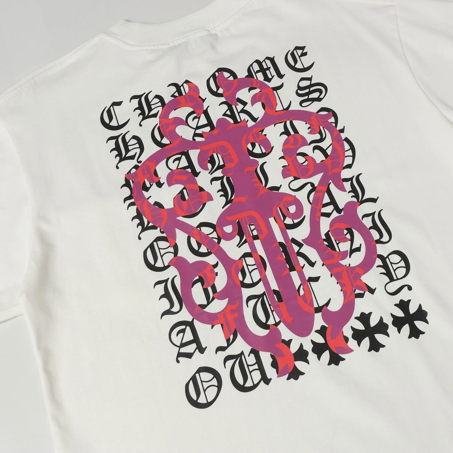 🅿️170 Chrome hearte/Chrome heart ch 25ss early spring new Sanskrit printed short-sleeved T-shirt. A must-have item for daily commuting for men and women in light luxury. The correct version is welcome to compare. Detailed features: ·280 grams of 100% pure cotton double yarn jersey fabric. ·Custom-dyed in the same vat with special thickened 32 counts of double-strand 1x1 thread. ·Double-needle cross-stitch technology. ·Original main mark washed hangtag. Color: black white. Size: XS-L